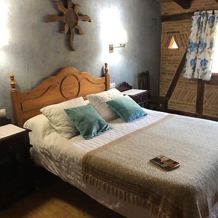 Aristieta Guest House Ajangiz Bagian luar foto